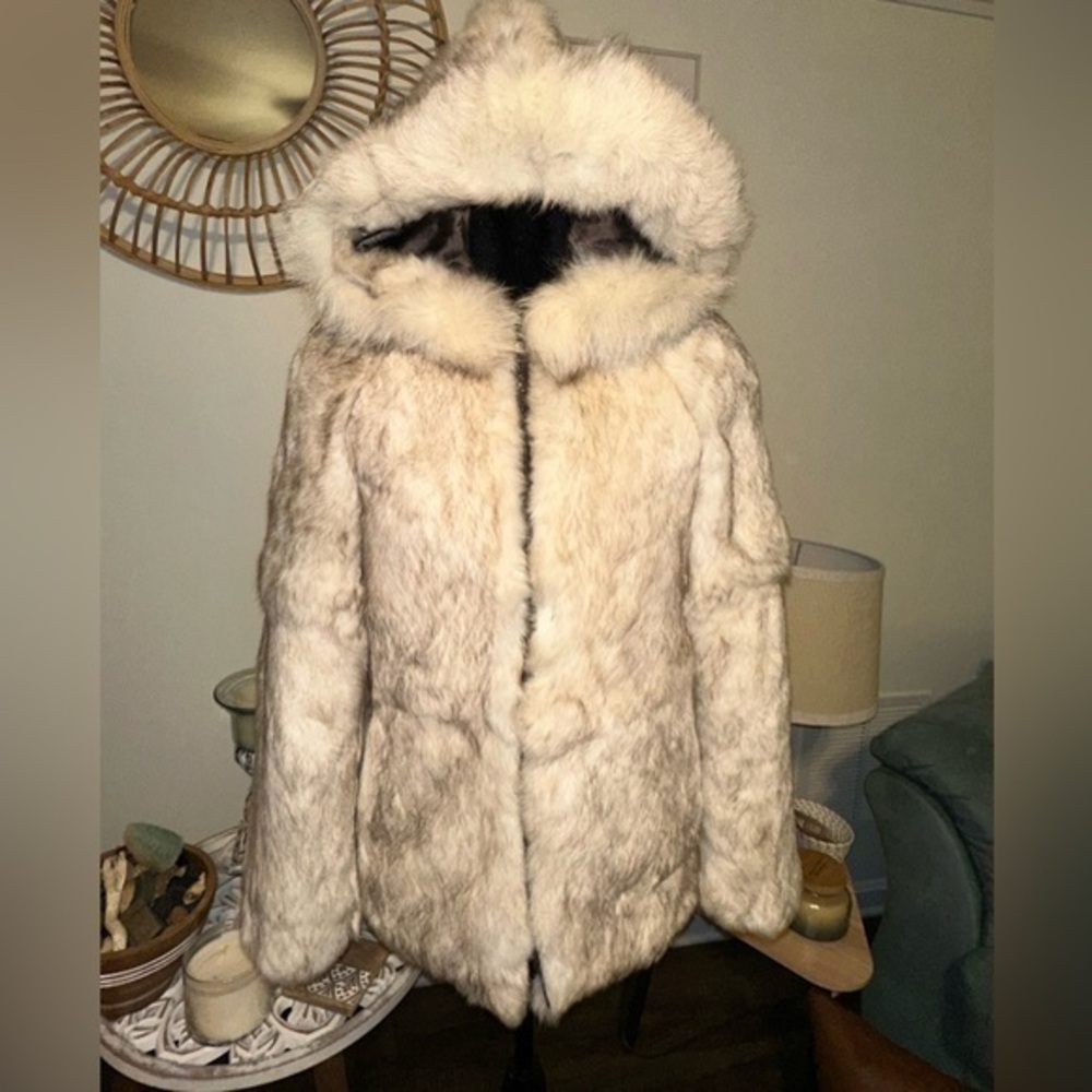 UEC SPLIT END WHITE RABBIT FUR WITH FOX FUR TRIM GLAM JACKET SIZE SMALL - Picture 1 of 6